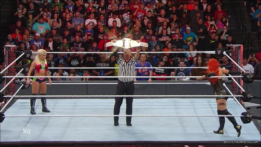Becky_Lynch_-_The_Man_mp4_000989533.jpg
