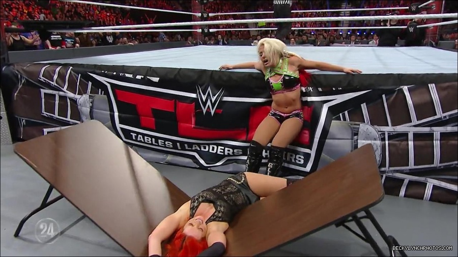 Becky_Lynch_-_The_Man_mp4_000993133.jpg