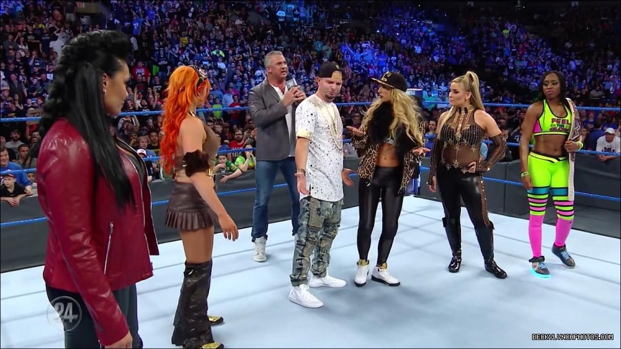 Becky_Lynch_-_The_Man_mp4_001017533.jpg