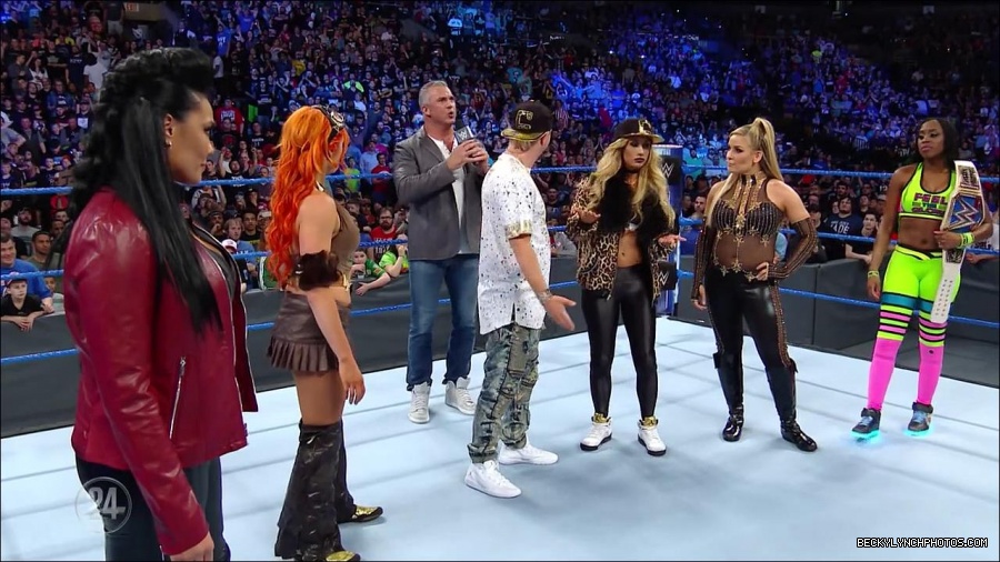 Becky_Lynch_-_The_Man_mp4_001018333.jpg