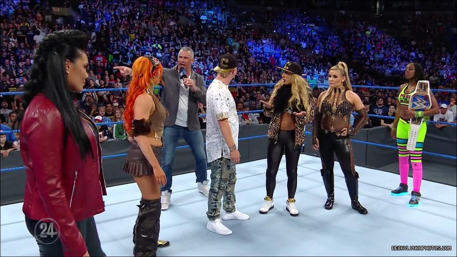 Becky_Lynch_-_The_Man_mp4_001019533.jpg
