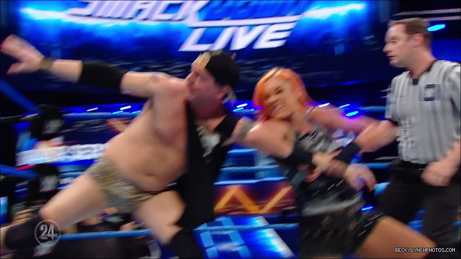 Becky_Lynch_-_The_Man_mp4_001033933.jpg
