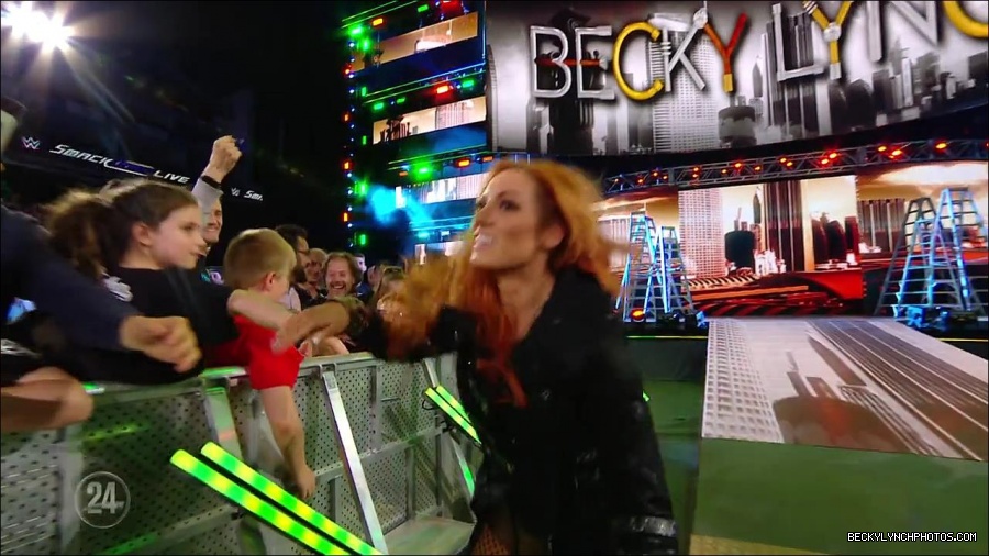 Becky_Lynch_-_The_Man_mp4_001113166.jpg