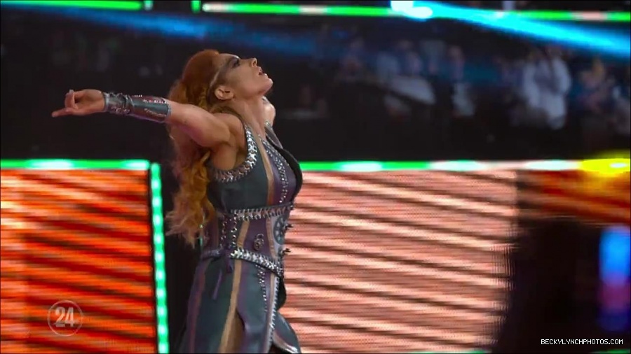 Becky_Lynch_-_The_Man_mp4_001176366.jpg