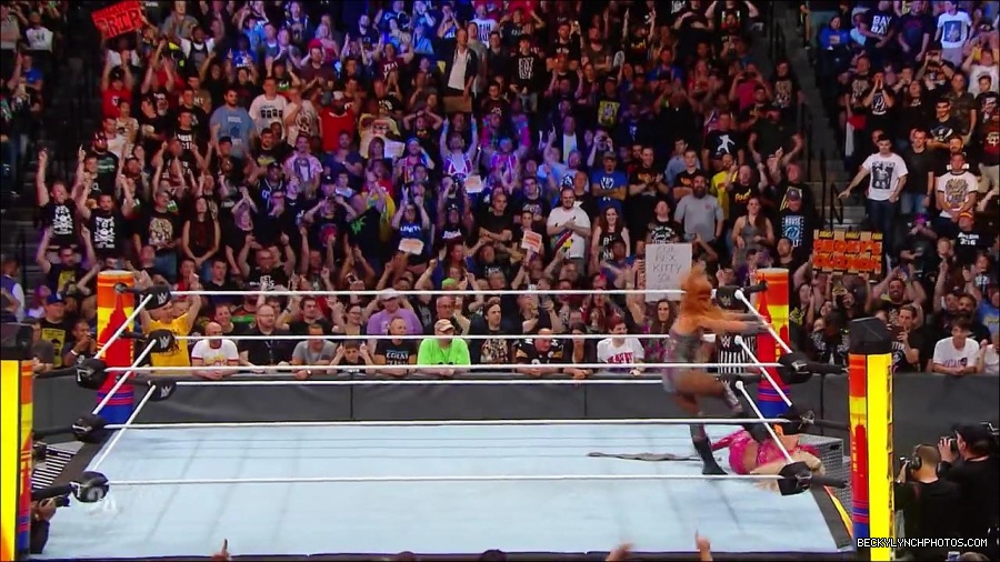 Becky_Lynch_-_The_Man_mp4_001233566.jpg