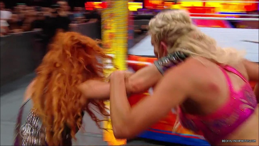 Becky_Lynch_-_The_Man_mp4_001236366.jpg