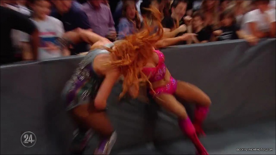 Becky_Lynch_-_The_Man_mp4_001237566.jpg