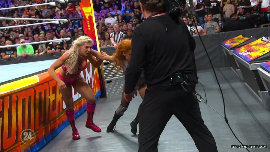 Becky_Lynch_-_The_Man_mp4_001240366.jpg