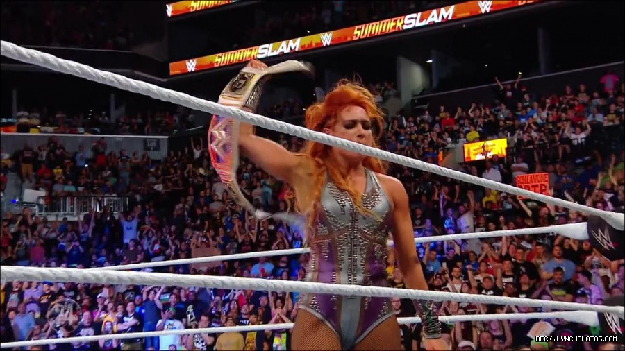 Becky_Lynch_-_The_Man_mp4_001247566.jpg