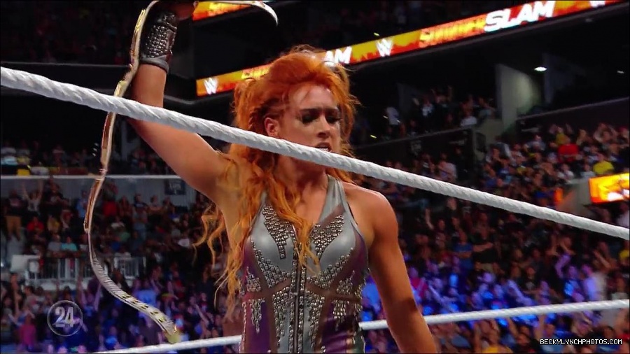 Becky_Lynch_-_The_Man_mp4_001248366.jpg