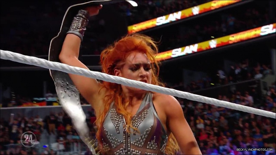 Becky_Lynch_-_The_Man_mp4_001248766.jpg