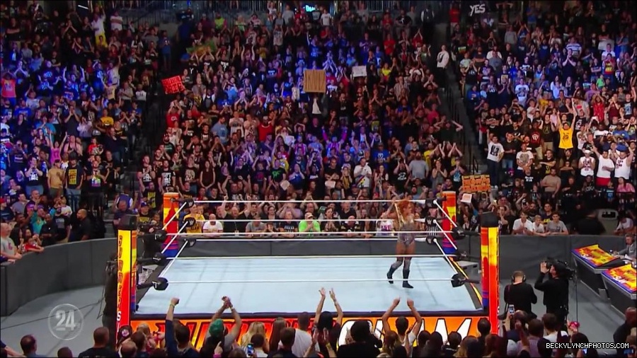 Becky_Lynch_-_The_Man_mp4_001252766.jpg