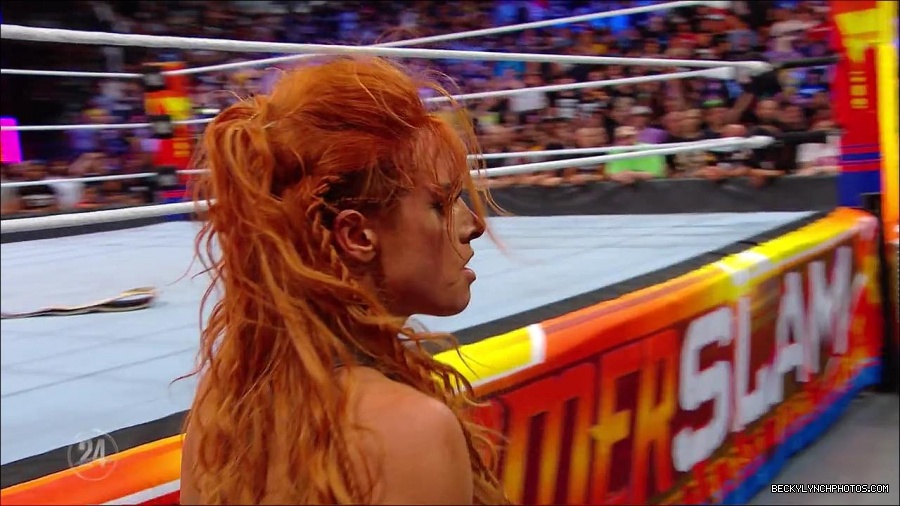Becky_Lynch_-_The_Man_mp4_001254366.jpg