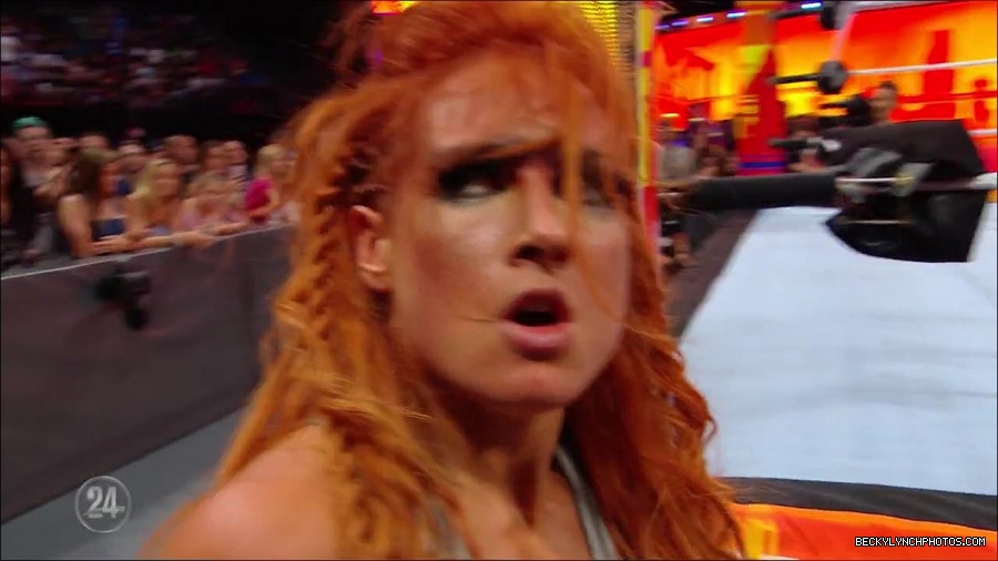 Becky_Lynch_-_The_Man_mp4_001255566.jpg