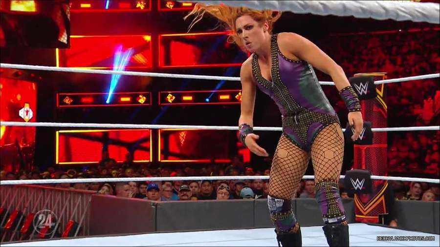 Becky_Lynch_-_The_Man_mp4_001324366.jpg