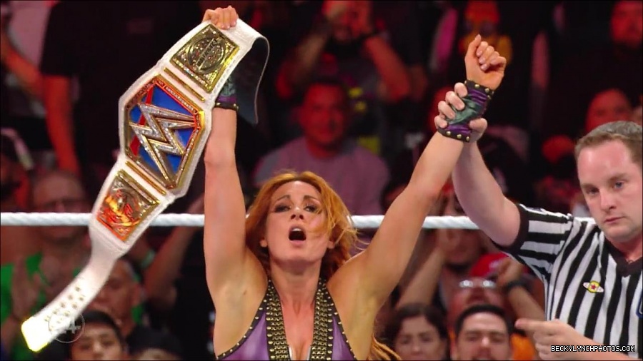 Becky_Lynch_-_The_Man_mp4_001333966.jpg