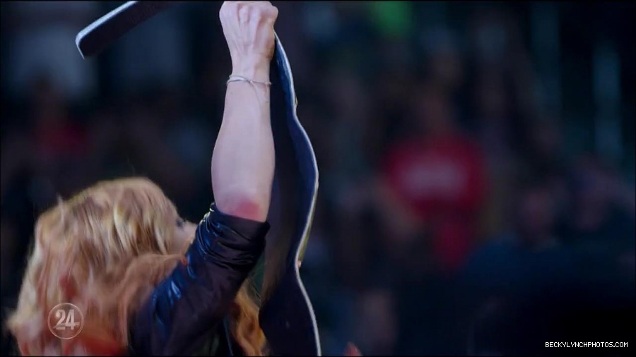 Becky_Lynch_-_The_Man_mp4_001360366.jpg
