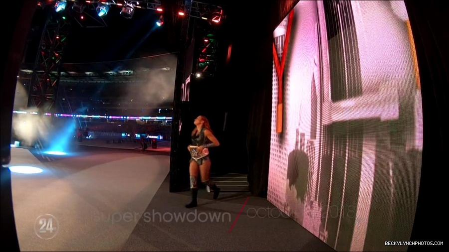 Becky_Lynch_-_The_Man_mp4_001361966.jpg