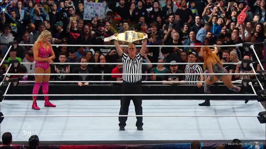 Becky_Lynch_-_The_Man_mp4_001366766.jpg