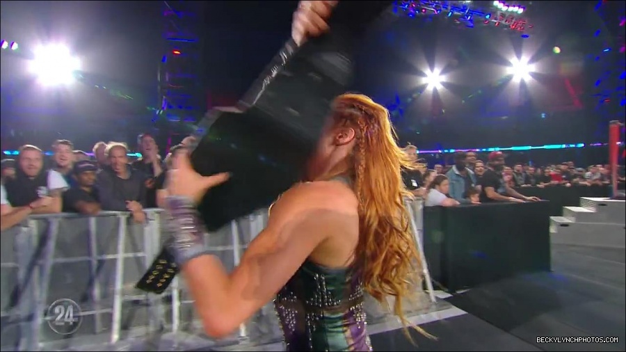 Becky_Lynch_-_The_Man_mp4_001371166.jpg