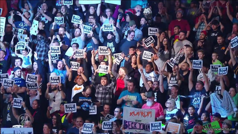 Becky_Lynch_-_The_Man_mp4_001373966.jpg