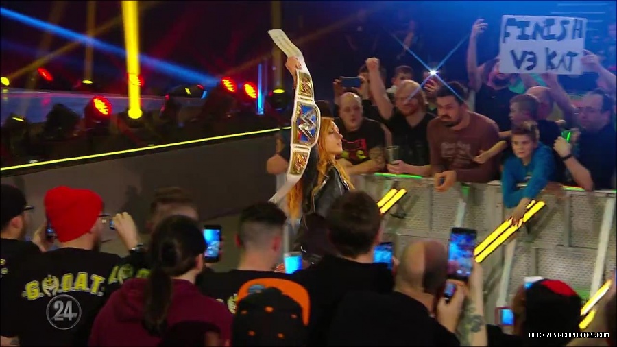 Becky_Lynch_-_The_Man_mp4_001431433.jpg
