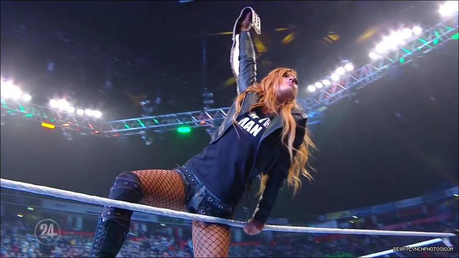 Becky_Lynch_-_The_Man_mp4_001437833.jpg
