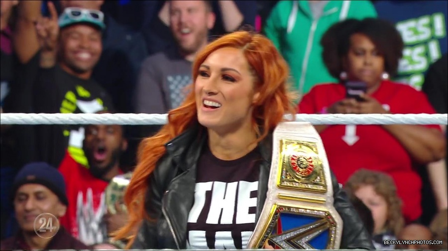 Becky_Lynch_-_The_Man_mp4_001440633.jpg