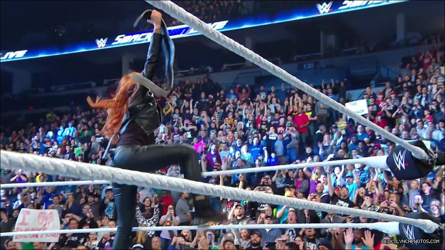 Becky_Lynch_-_The_Man_mp4_001445433.jpg