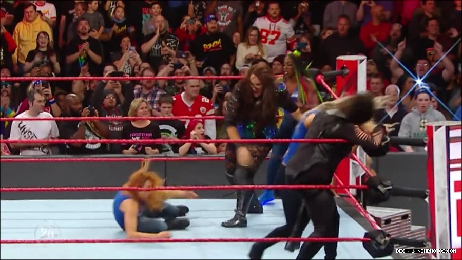 Becky_Lynch_-_The_Man_mp4_001647766.jpg