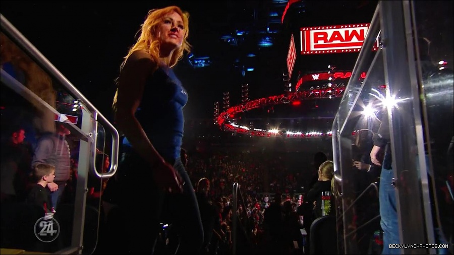 Becky_Lynch_-_The_Man_mp4_001718566.jpg