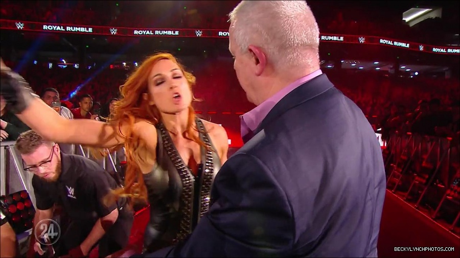 Becky_Lynch_-_The_Man_mp4_002396500.jpg