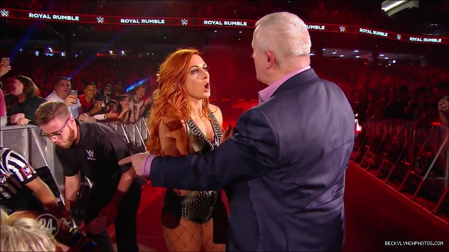 Becky_Lynch_-_The_Man_mp4_002397700.jpg