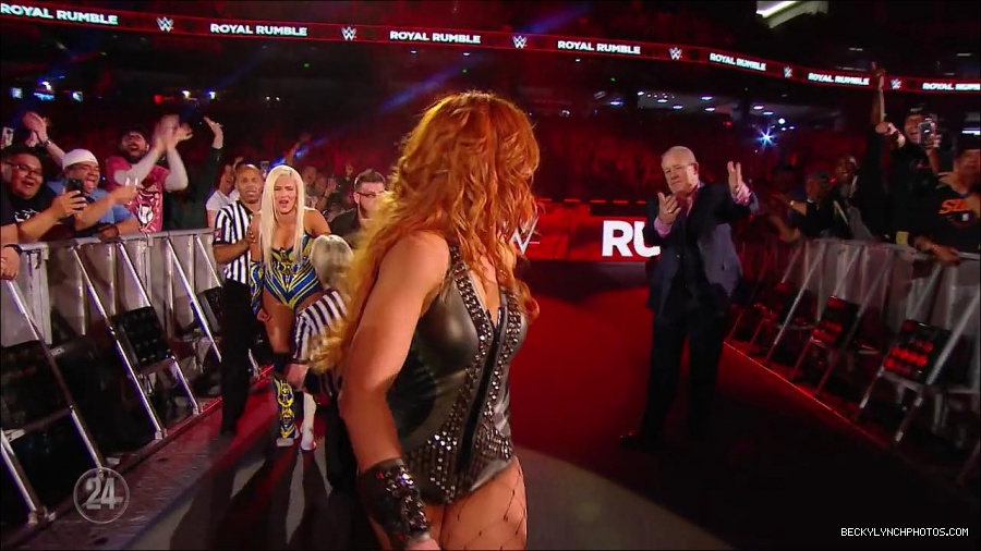 Becky_Lynch_-_The_Man_mp4_002407300.jpg