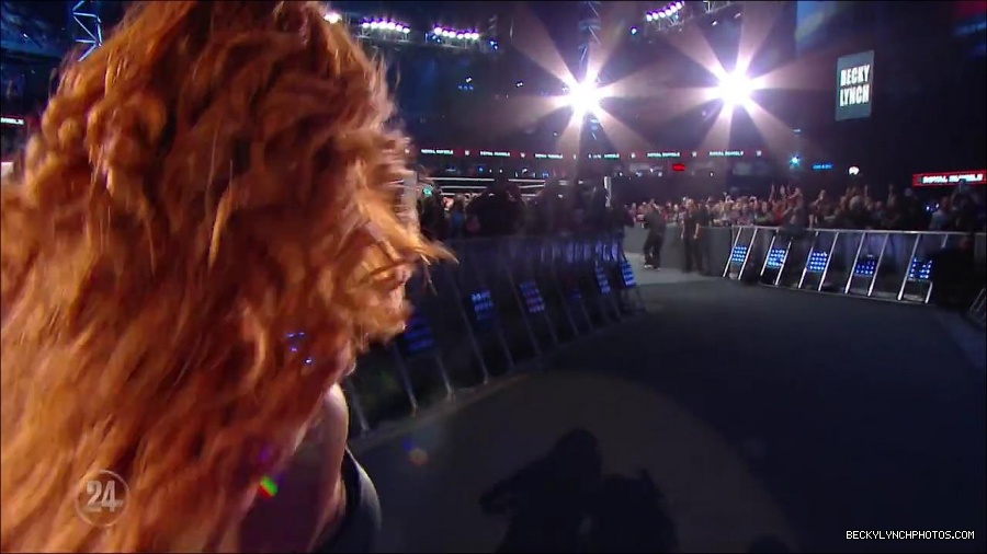 Becky_Lynch_-_The_Man_mp4_002410500.jpg