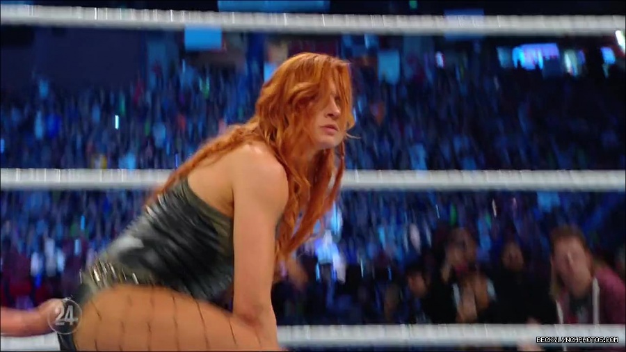 Becky_Lynch_-_The_Man_mp4_002418900.jpg