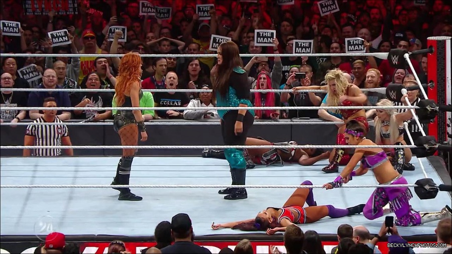 Becky_Lynch_-_The_Man_mp4_002424100.jpg