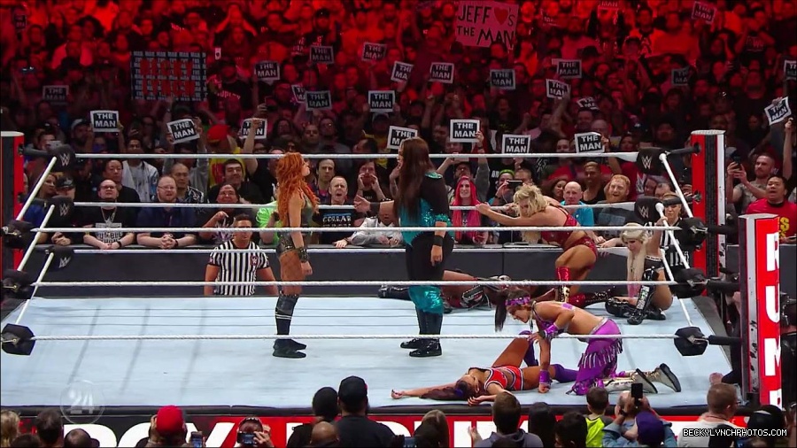 Becky_Lynch_-_The_Man_mp4_002426100.jpg