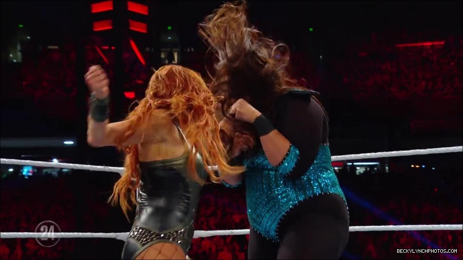 Becky_Lynch_-_The_Man_mp4_002430100.jpg