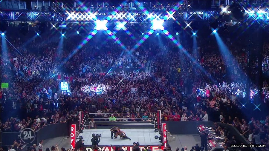 Becky_Lynch_-_The_Man_mp4_002456100.jpg