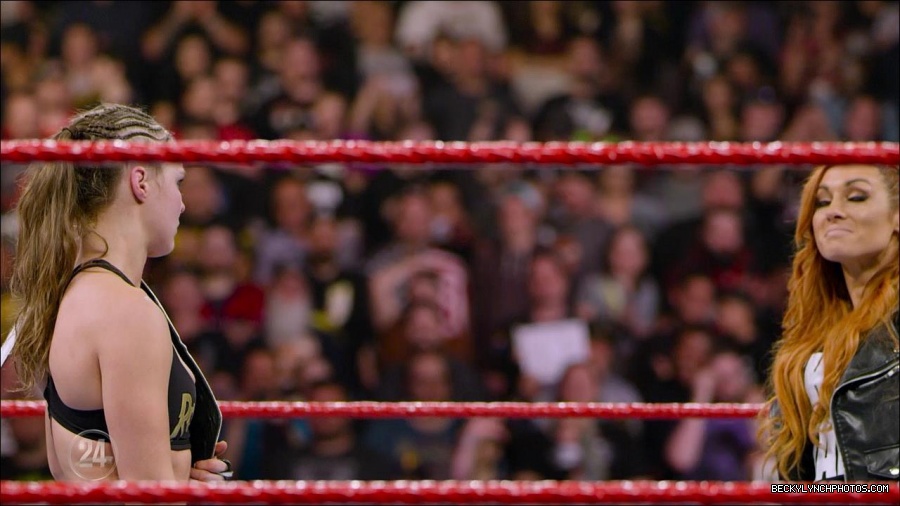 Becky_Lynch_-_The_Man_mp4_002554900.jpg