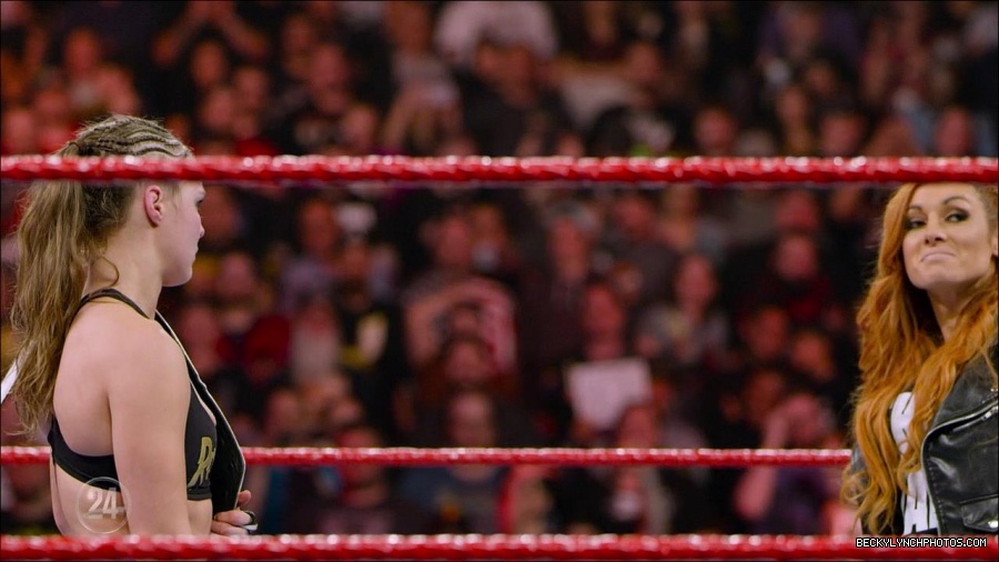 Becky_Lynch_-_The_Man_mp4_002555300.jpg