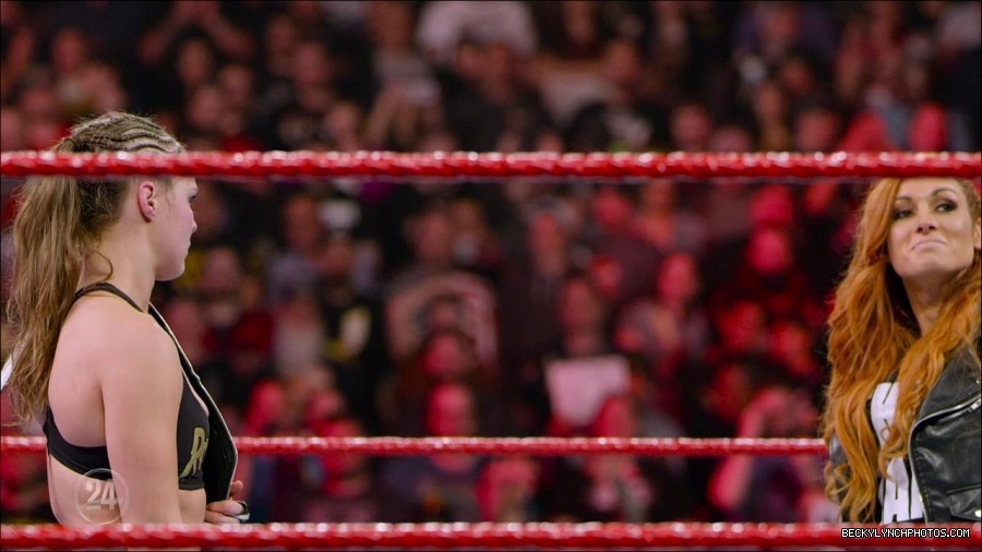 Becky_Lynch_-_The_Man_mp4_002556100.jpg