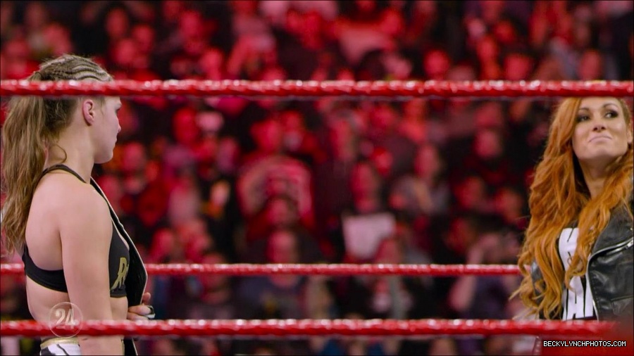 Becky_Lynch_-_The_Man_mp4_002556900.jpg