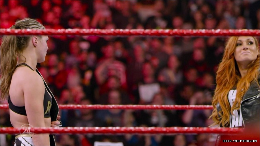 Becky_Lynch_-_The_Man_mp4_002557300.jpg