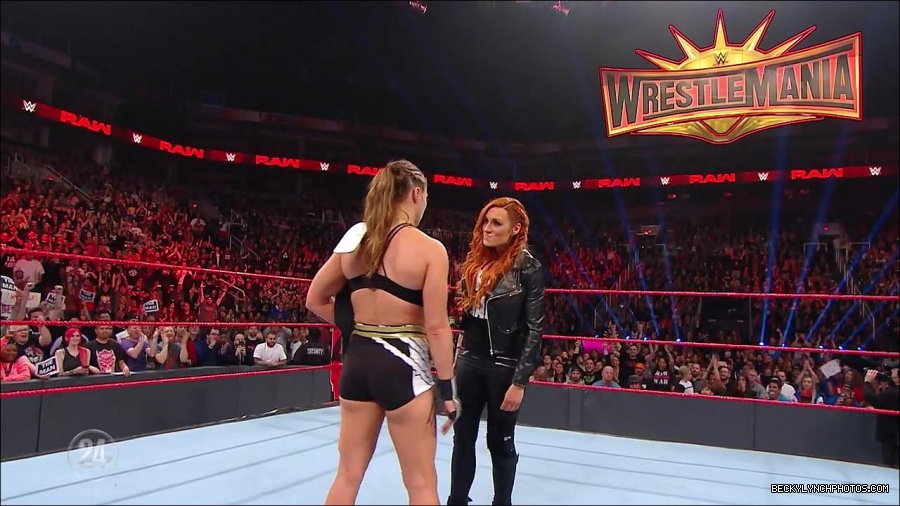 Becky_Lynch_-_The_Man_mp4_002574900.jpg