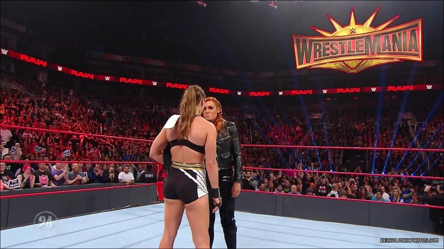 Becky_Lynch_-_The_Man_mp4_002576500.jpg