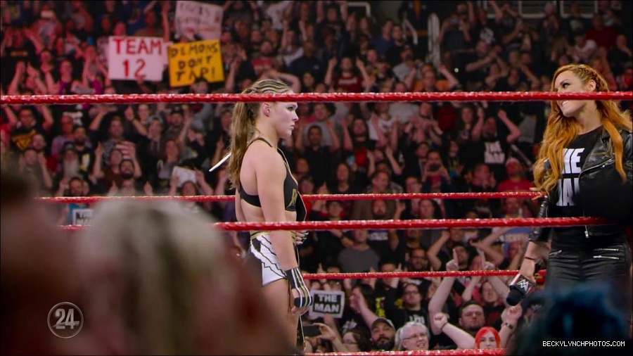 Becky_Lynch_-_The_Man_mp4_002583700.jpg