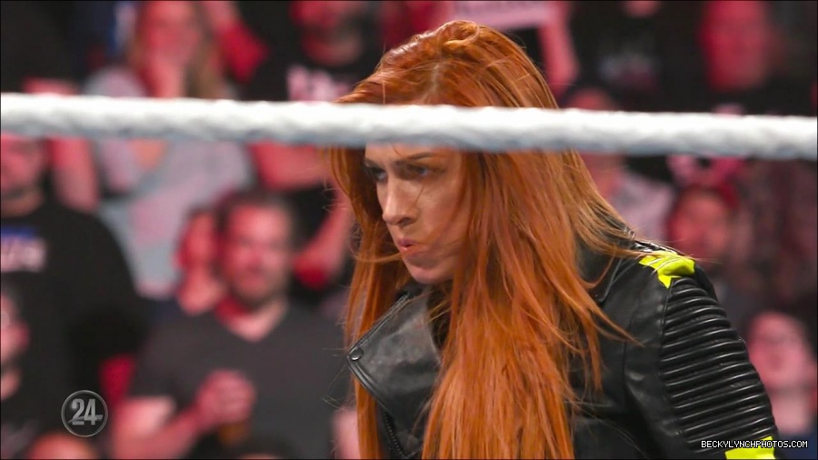 Becky_Lynch_-_The_Man_mp4_002595700.jpg