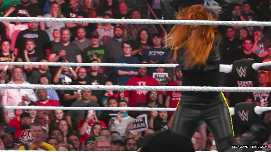 Becky_Lynch_-_The_Man_mp4_002598100.jpg